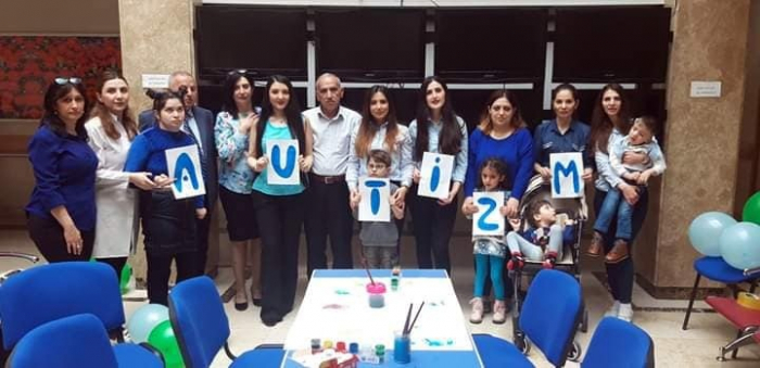   81 autizmli uşaq dövlət hesabına müalicə alır   