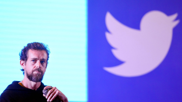 El director ejecutivo de Twitter recibe un salario de 140 centavos, número original de caracteres de los tuits