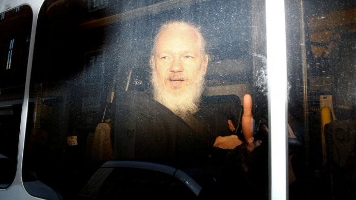 El padre de Assange considera que su hijo debería ser extraditado a Australia