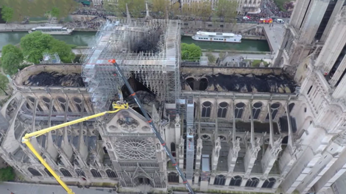 El primer     video     de Notre Dame tras el incendio grabado por un dron