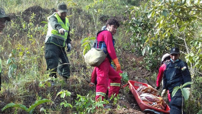   Al menos 25 muertos al caer un autobús por un barranco en Bolivia  