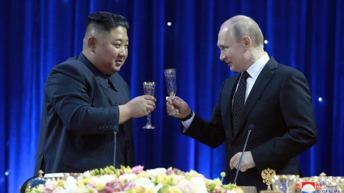 Kim Jong-un invita a Putin a visitar Corea del Norte tras la cumbre de Vladivostok