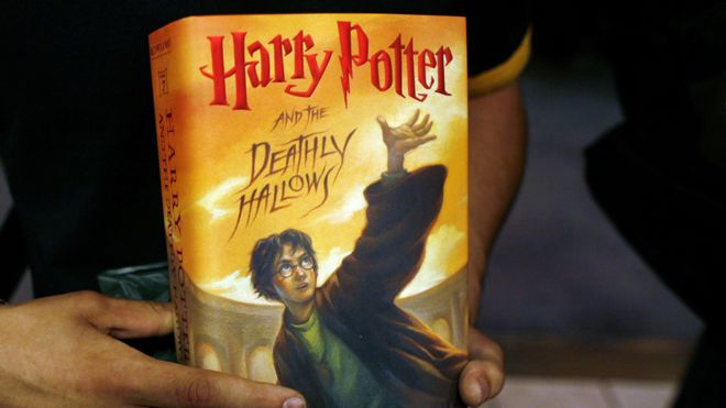     Harry Potter books burned   by Polish priests alarmed by magic  