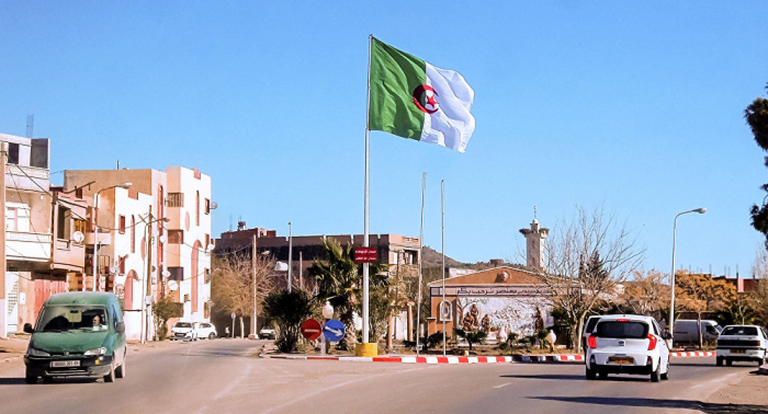 Partidos gobernantes de Argelia apoyan celebración de las presidenciales el 4 de julio