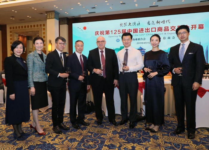  AZAL president attends opening of biggest Canton Fair in Guangzhou 