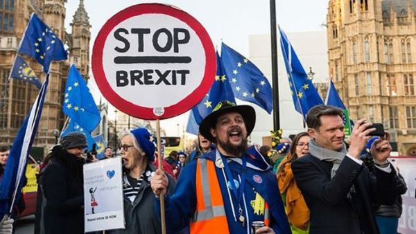   Reúnen seis millones de firmas contra el brexit en Reino Unido  