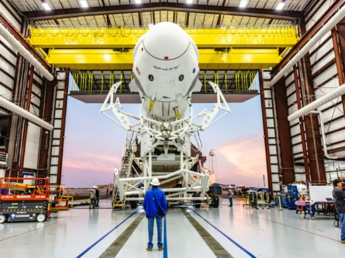 Un incident sur la capsule de SpaceX pourrait retarder son premier vol habité