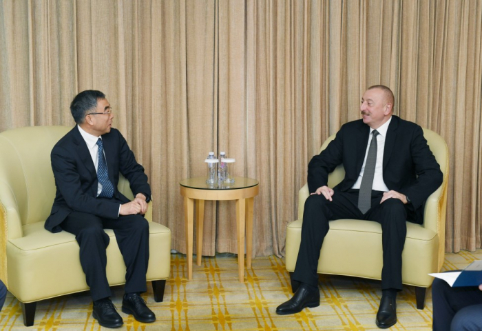  الرئيس الهام علييف يلتقي مع رئيس شركة "هواوي" -  صور(تم التحديث)