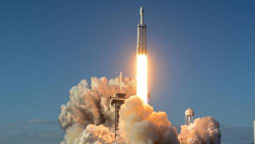  Falcon Heavy de SpaceX décolle pour son premier vol commercial 