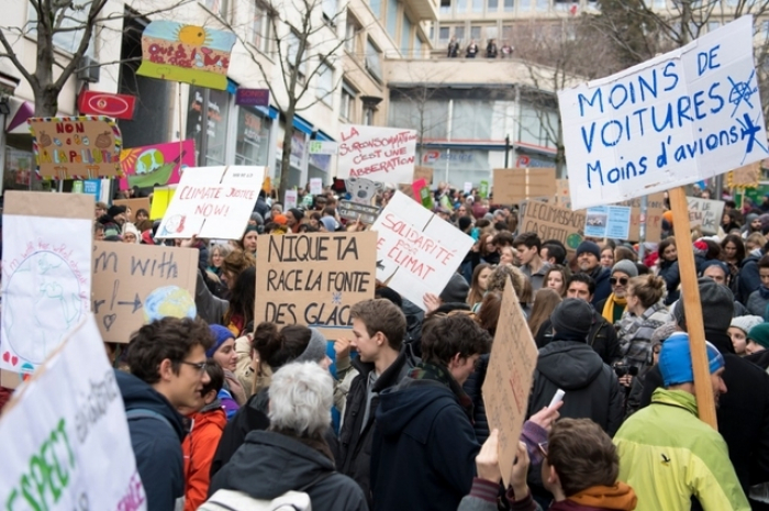 Suisse: des milliers de manifestants pour des mesures contre le changement climatique
