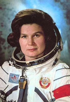   La primera mujer en el espacio  