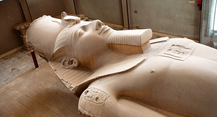   Arqueólogos levantan en Egipto la grandiosa estatua del faraón Ramsés II (vídeo)  