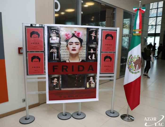  Realizan espectáculo dedicado a Frida Kahlo en la Universidad ADA de Azerbaiyán 