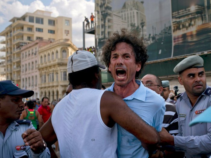 LGBT+ activists arrested at unauthorised pride march in Cuba