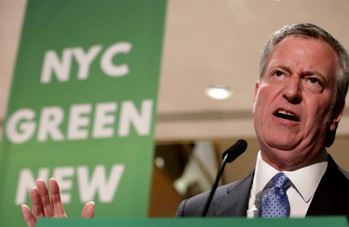 Le maire de New York bataille avec les Trump sur Twitter