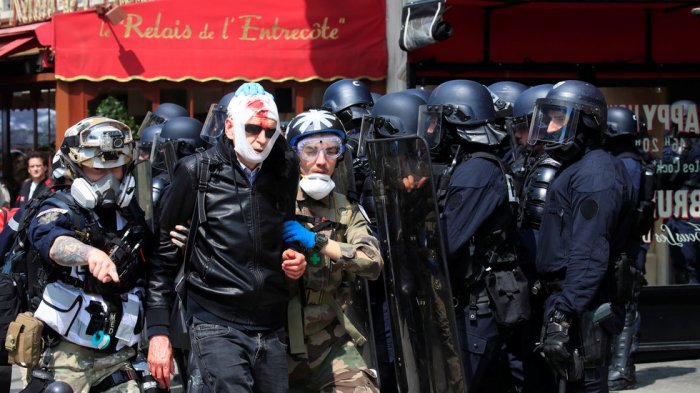  Tear gas fired during May Day demonstrations in Paris, scores detained -  VIDEO