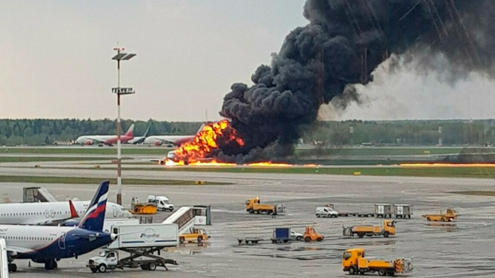  Flugzeug in Moskau ausgebrannt: Offenbar 41 Tote 