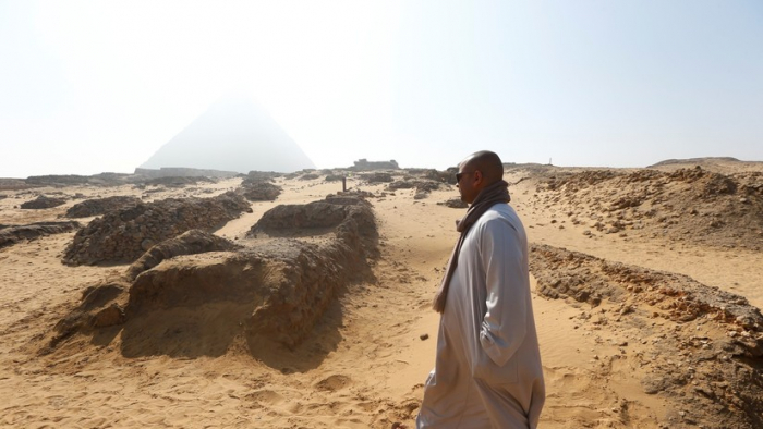   Egipto:   Hallan un cementerio del Reino Antiguo con una tumba para dos personas cerca de las pirámides de Guiza