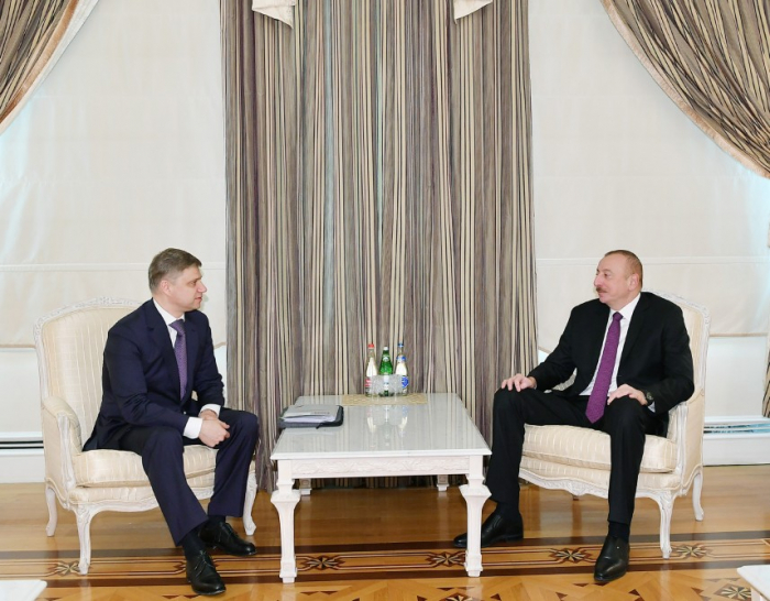   Presidente Ilham Aliyev recibe al director general de la compañía de "Ferrocarriles Rusos"  