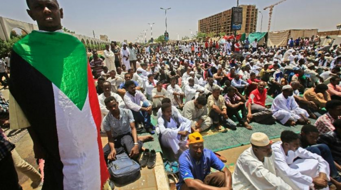 Sudan protesters vow to continue sit-in during Ramadan