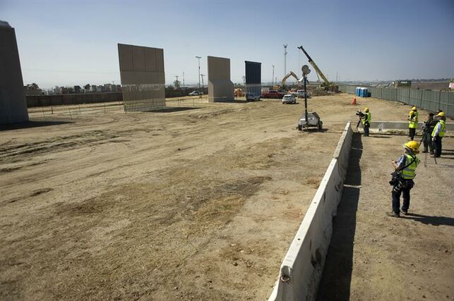 El Pentágono aprueba 1.500 millones de dólares para la construcción del muro fronterizo con México