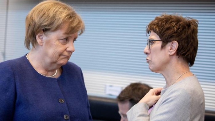 AKK will Merkel nicht vorzeitig ablösen