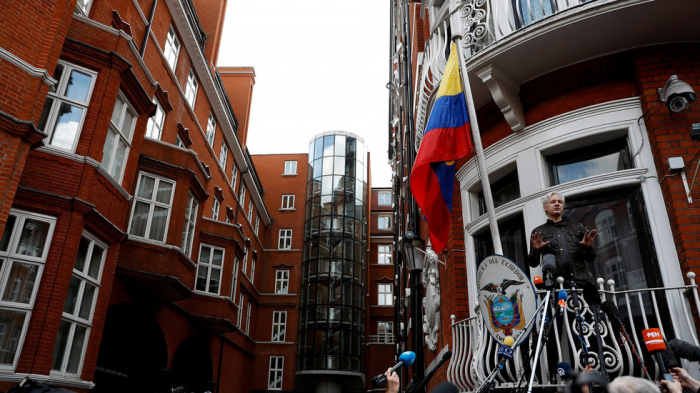 Ecuador will give US all documents & devices Assange left in London embassy