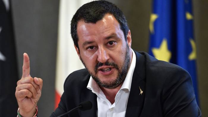   Italia:   Salvini propone multar con más de 6.000 dólares a quienes rescaten migrantes en el mar