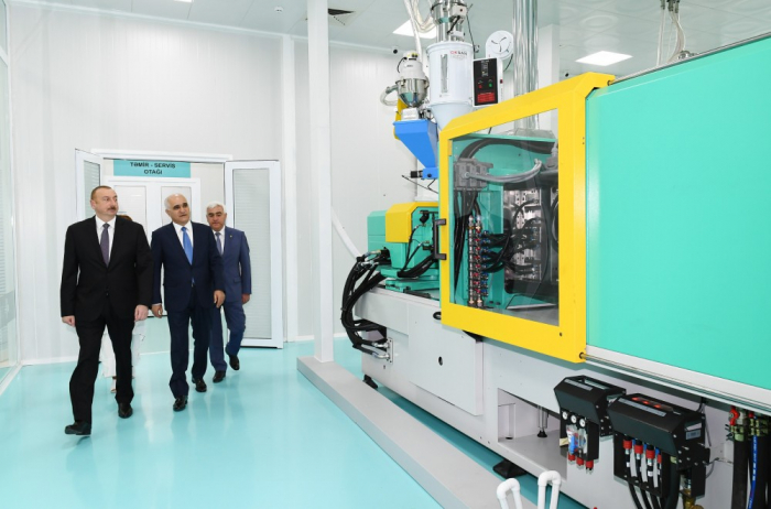   Ilham Aliyev inaugure une usine de fabrication de seringues à Pirallahy  