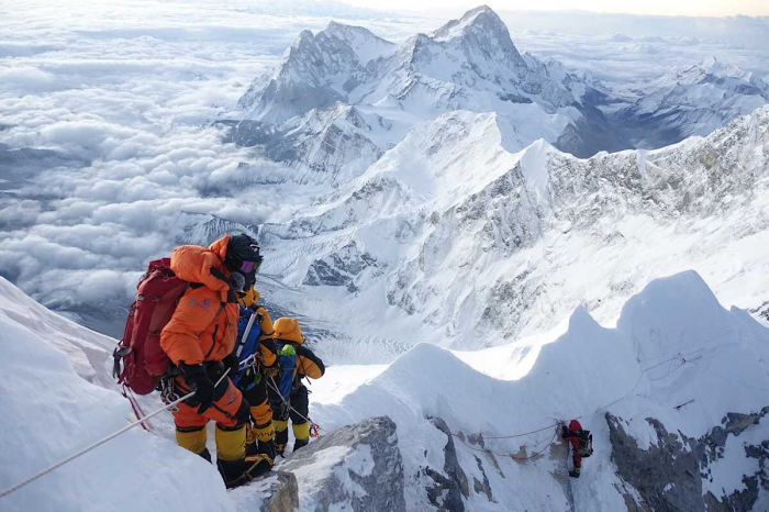 Three more deaths on overcrowded Everest