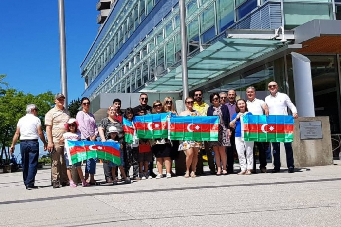   Día de la República de Azerbaiyán celebrado en Canadá-   Fotos    