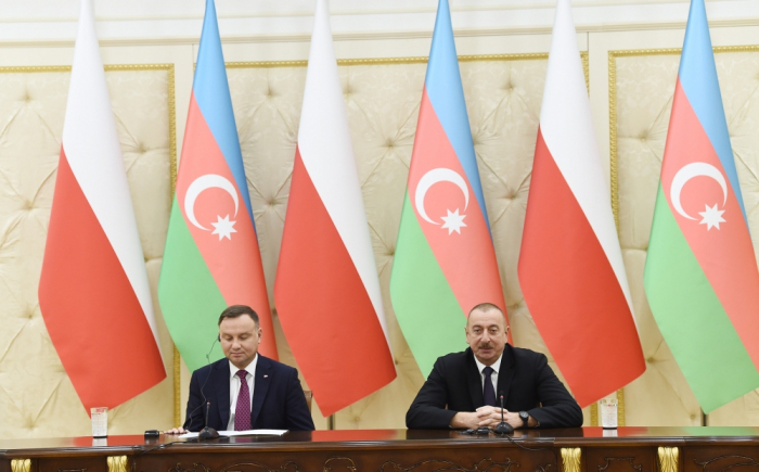  Déclaration conjointe à la presse des présidents azerbaïdjanais et polonais 