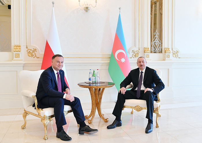  Azerbaijani, Polish presidents hold one-on-one meeting 