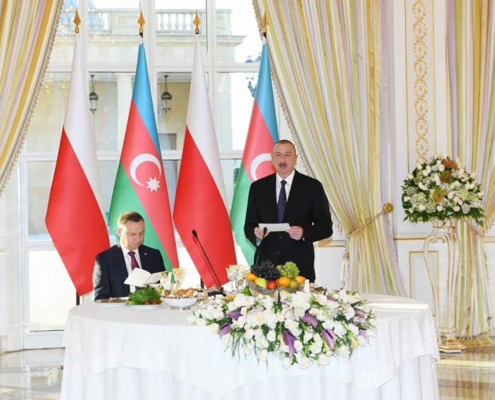 President Ilham Aliyev hosts official reception in honor of Polish President Andrzej Duda 