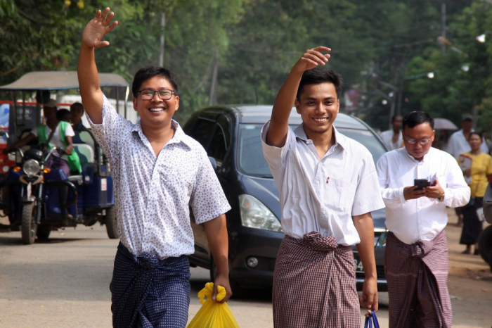 La Birmanie amnistie et libère deux journalistes de Reuters