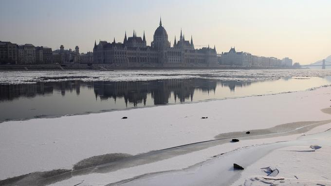 Hongrie:  3 morts et 16 disparus  dans un naufrage sur le Danube