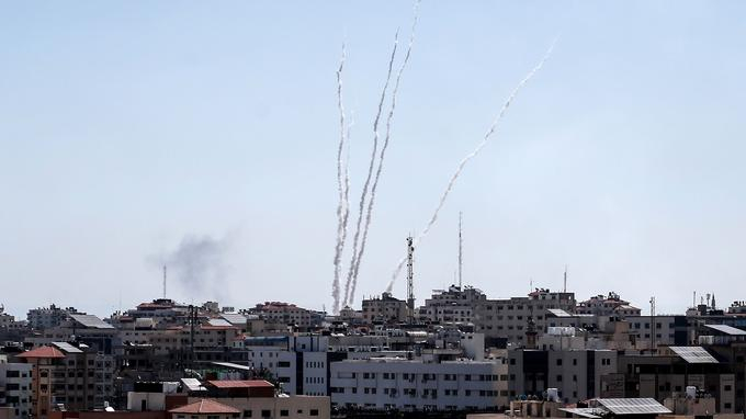 Raids aériens israéliens à Gaza après des tirs de roquettes