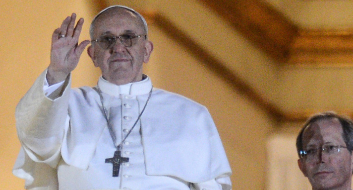 البابا فرنسيس يرغم رجال الدين قانونيا على التبليغ عن الانتهاكات الجنسية