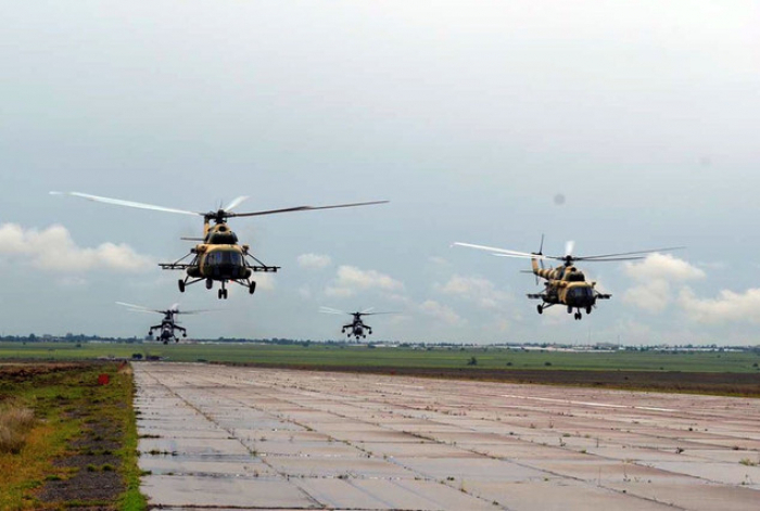  Les hélicoptères militaires azerbaïdjanais sont partis en Turquie - PHOTOS