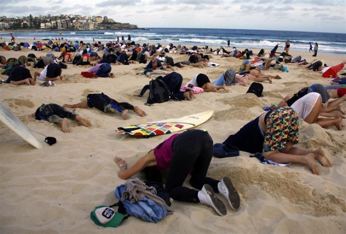 Miles de estudiantes protestan contra el cambio climático en Australia