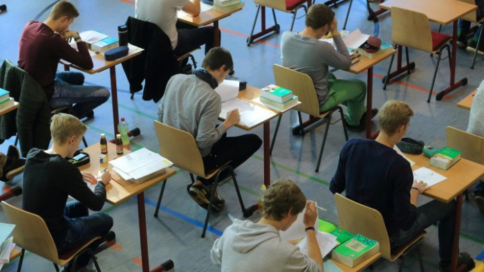 Lehrer weisen Proteste gegen Mathe-Abi zurück