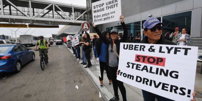 Des chauffeurs américains Uber et Lyft en grève pour une meilleure rémunération