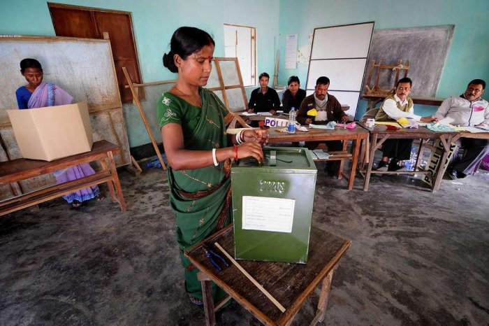 Indians vote in final phase of election