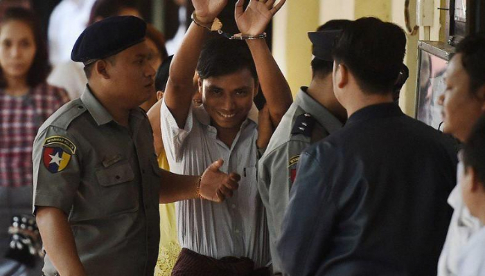 البيت الأبيض يرحب بالإفراج عن صحفيي رويترز من السجن في ميانمار
