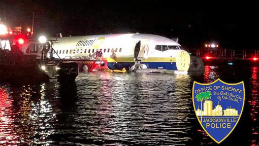Grosse frayeur en Floride: un Boeing 737 finit dans un fleuve