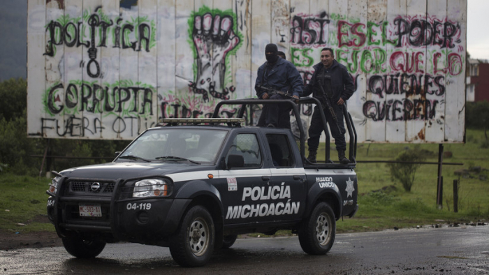   Al menos diez civiles mueren en enfrentamientos de cárteles en México  