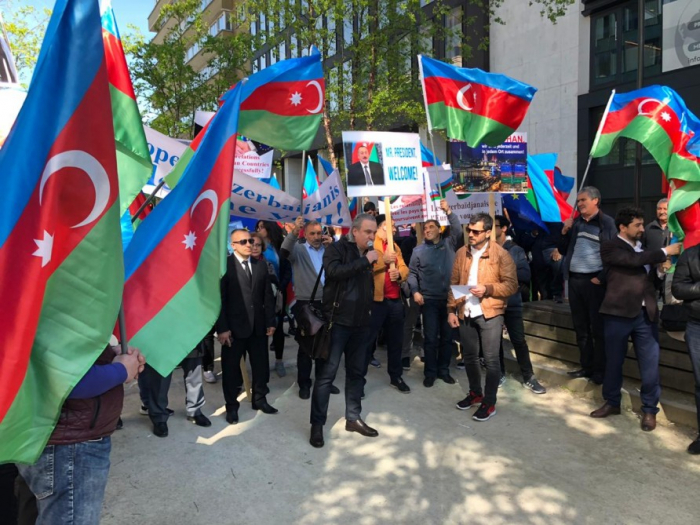   Azerbaiyanos europeos realizan una acción en Bruselas para apoyar al presidente de Azerbaiyán  