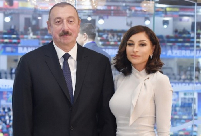  Ilham Aliyev y la Primera Dama en el V Foro Mundial 