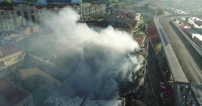  İstanbulda bina yanıb, ölənlər var -  FOTO  