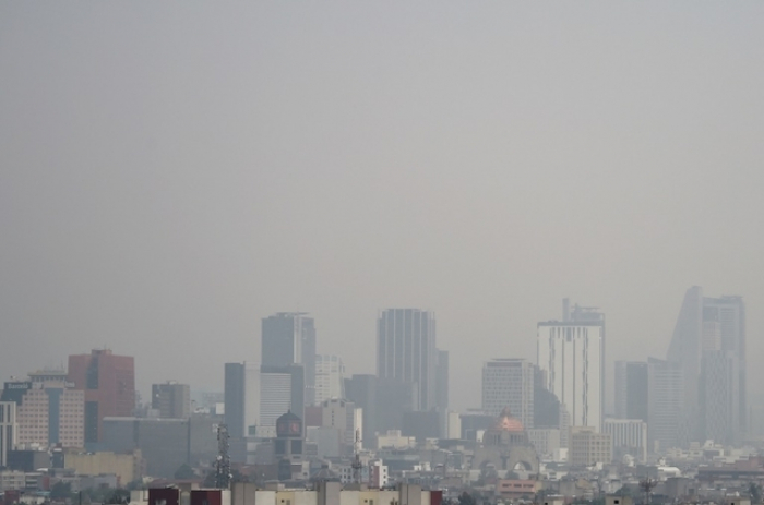 Un nuage de pollution enveloppe Mexico : les écoles fermées jeudi